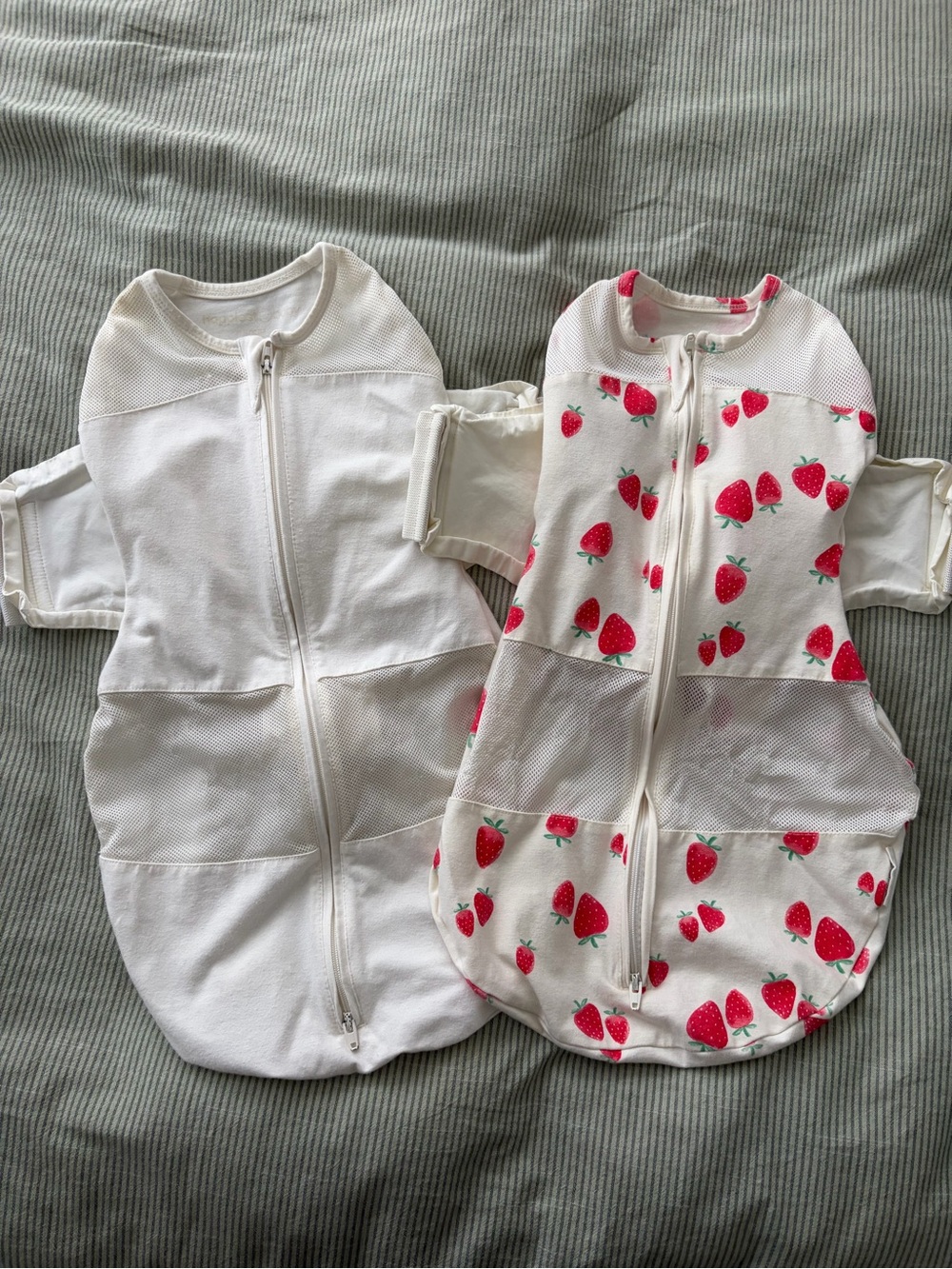 HappiestBaby Snoo swaddles size S